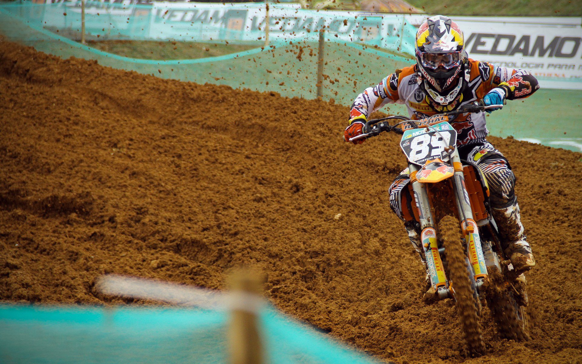 雄鹿前途光明！，阿扎伦卡新星晋级下一阶段表现突出赛场气氛高涨